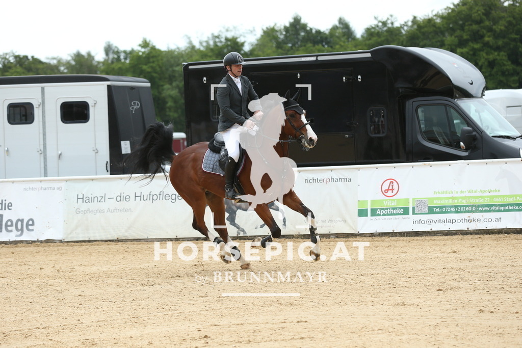 DL2Q3139 | Willkommen bei Brunnmayr - Design & Fotografie – Ihrem Spezialisten für Reitturniere und Pferdeveranstaltungen in Oberösterreich, Salzburg und Bayern! Seit über 17 Jahren sind wir leidenschaftlich dabei.