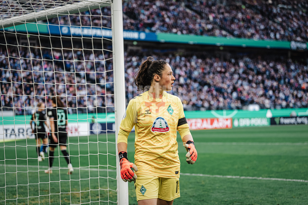 Fußball | Frauen | Saison 2024/2025  | DFB-Pokal der Frauen | Halbfinale | Hamburger SV vs. Werder Bremen | 23.03.2025 | Livia Peng (#1, Werder Bremen)