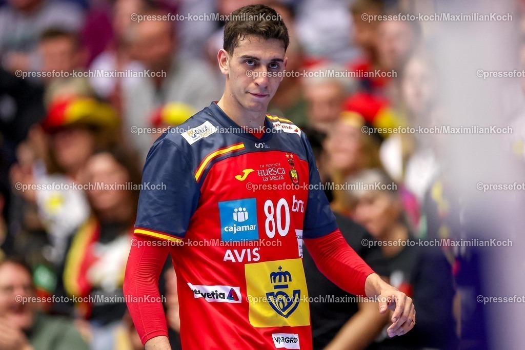 EHF15012601113 | 15.01.2026, Handball, Men's EHF EURO 2026, Spanien - Serbien, Jyske Bank Boxen in Herning, Dänemark, Preliminary Round:  Ian Barrufet Torrebejano (Espania #80) 