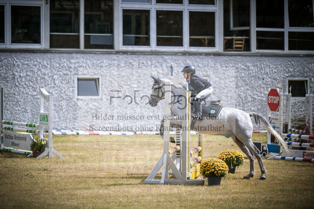 DOS_0659 | Entdecke hochwertige Reitturnierfotos von Foto Oger. Professionell, emotional und authentisch – jetzt Lieblingsmomente im Shop bestellen.Deutschlandweite Turnierfotografie. - Realisiert mit Pictrs.com