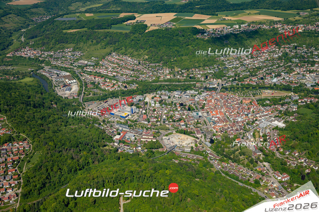 Luftaufnahme von  Künzelsau - Die Luftaufnahme wurde 2025 vom UL-Flugzeug heraus erstellt ( keine Drohne ) - Hochauflösende Luftaufnahme - für professionelle Ausdrucke geeignet. Die Geschenkidee !Mit Lizenz und Bildrechte bestellbar