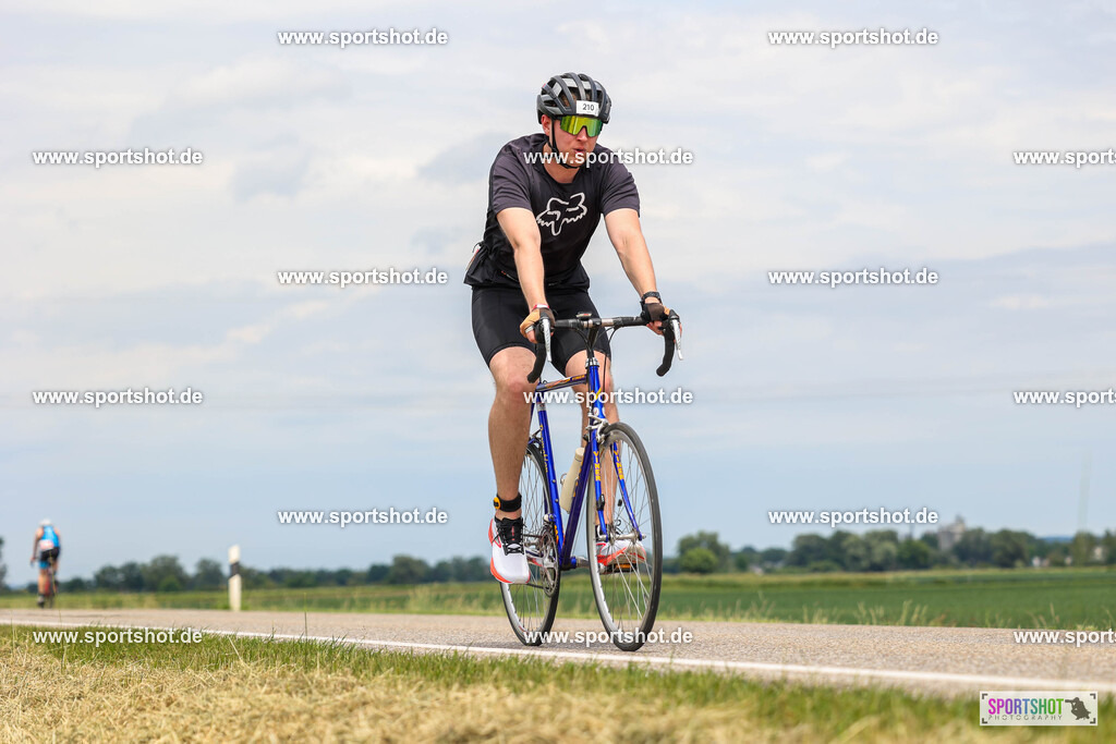 BR8A7803 | Stadttriathlon Erding 2025. #yourpictrs #sportshot_your_pictrs @Sportshotphotography #stadttriathlonerding Copyright: www.sportshot.de