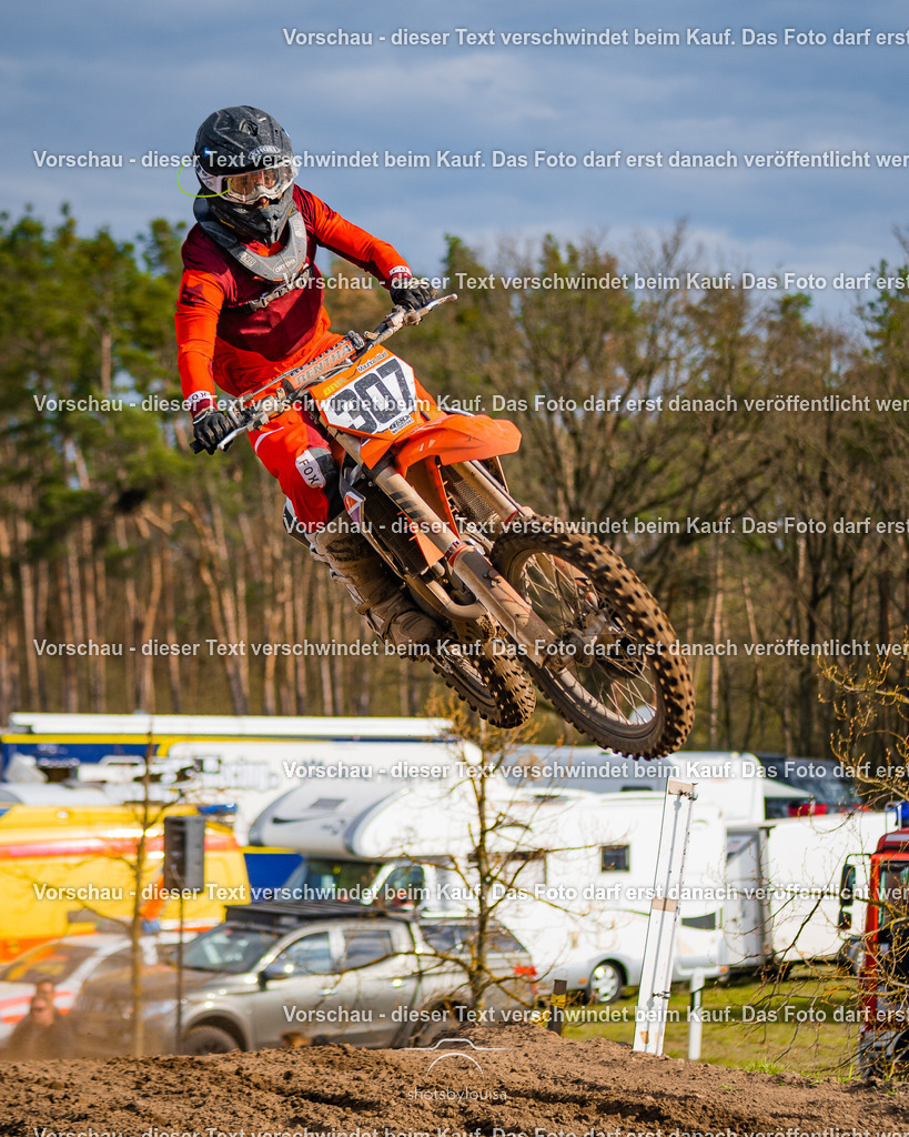04_13_Bensdorf_MX1-3888 | Sportfotografin aus Berlin-Brandenburg mit Fokus auf Motocross. Ich halte deine sportliche Leistung und echte Emotionen auf und neben der Strecke professionell fest. Entdecke die Fotos von deinem Rennen und bestelle sie direkt hier im Shop.