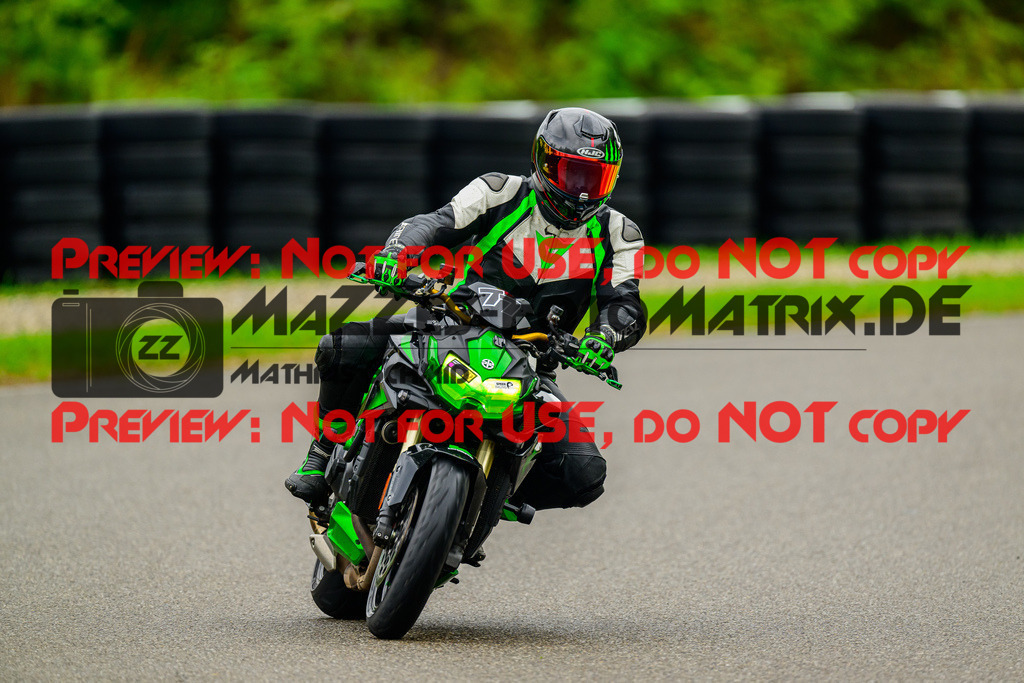 MaZZes_Fotomatrix_20241002_6007705_5589 | Fotograf Mathias Schmid
Sportfotograf,
Eventfotograf,
Hochzeitsfotograf,
Portraitfotograf