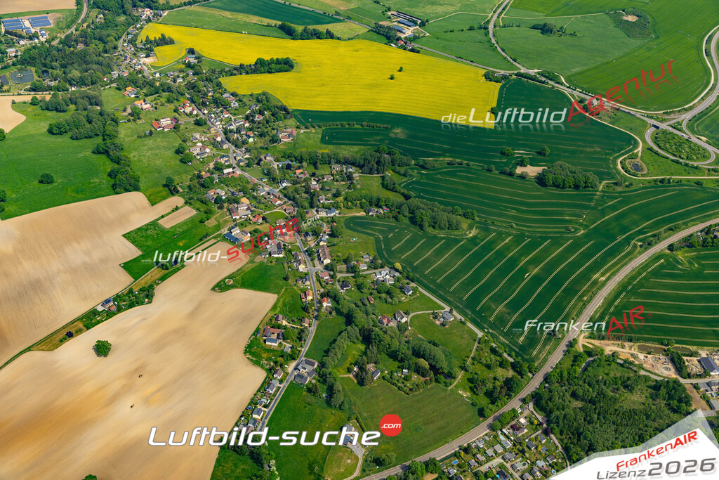 Die Luftaufnahme Schönbach - Neumark wurde 2022 vom Flugzeug aus (keine Drohne) erstellt. Hohe Auflösung -für große Poster und Wandbilder geeignet - Garantiert!