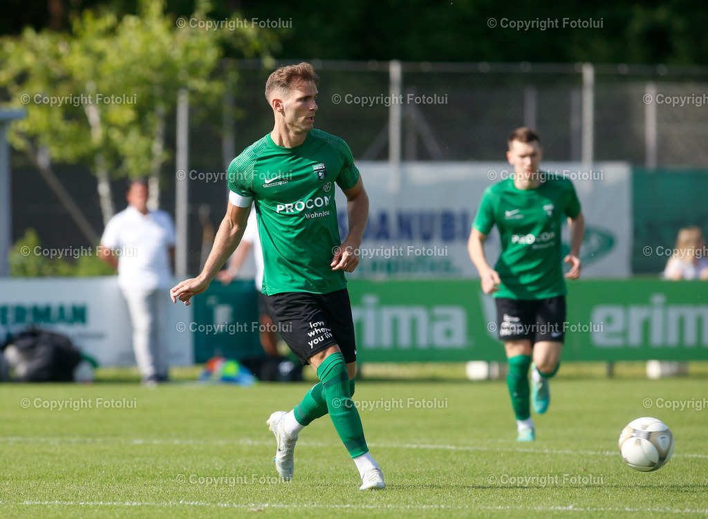 A_LUI_250524_03 | SPORT,FUSSBALL,LT1 OOE LIGA ASKOE OEDT-UNION PROCON DIETACH 25.05.2024 IM BILD:   (OEDT)  UND DENIS BERISHA (DIETACH FOTO:FOTOLUI