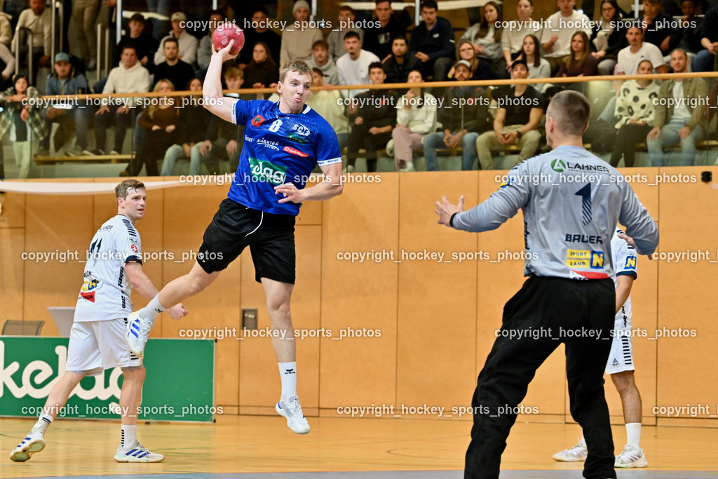 SC Ferlach vs. roomz JAGS Vöslau | #11 MUCK Raphael roomz JAGS Vöslau, #8 KNAPP Simon SC Ferlach, #1 BAUER Thomas roomz JAGS Vöslau, SC Ferlach vs. roomz JAGS Vöslau, SC Ferlach vs. roomz JAGS Vöslau am 08.11.2025 in Ferlach (Ballspielhalle Ferlach), Austria, (Photo by Bernd Stefan)