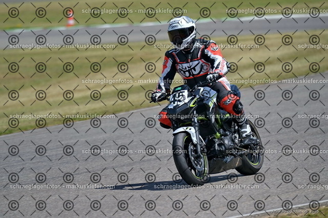 26BT02-1907 | markuskiefer.com - Realisiert mit Pictrs.com