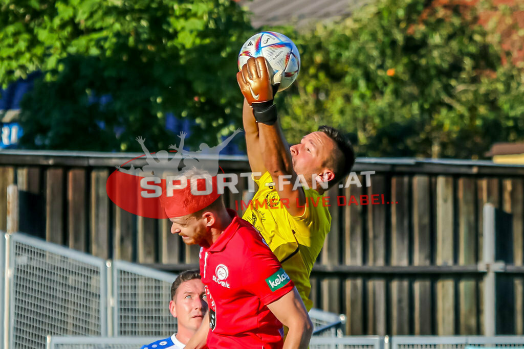ASV Klagenfurt - SC St Veit 1-6, Unterliga Ost  3. Runde | Vladimir Kajkut (ASV Klagenfurt #1) Heiko Springer (SC St. Veit #7) Michael Kaiser (ASV Klagenfurt #19) ASV Klagenfurt - SC St Veit 1-6 am 11.08.2023 in Klagenfurt
(Sportplatz Annabichl), Austria, (Photo by Ernst Krawagner sport-fan.at) - Realisiert mit Pictrs.com