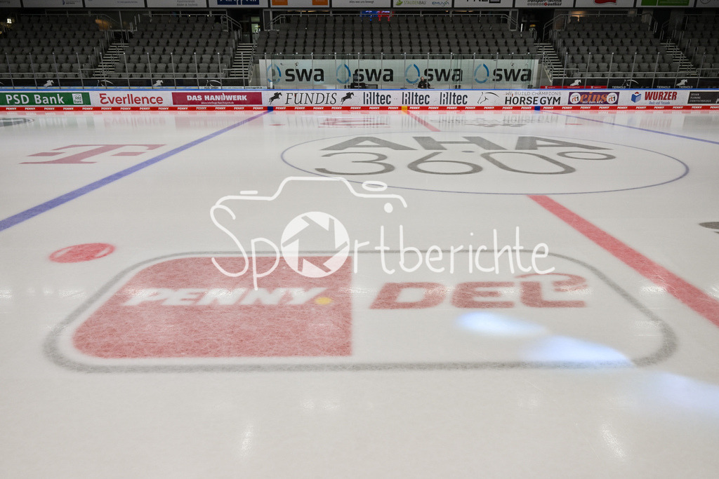 Augsburger Panther - Iserlohn Roosters | Im Bild das PENNY DEL Logo an der blauen Linie im CFS in Augsburg / Symbolbild / Penny DEL: Augsburger Panther - Iserlohn Roosters; Curt Frenzel Stadion am 21.09.2025