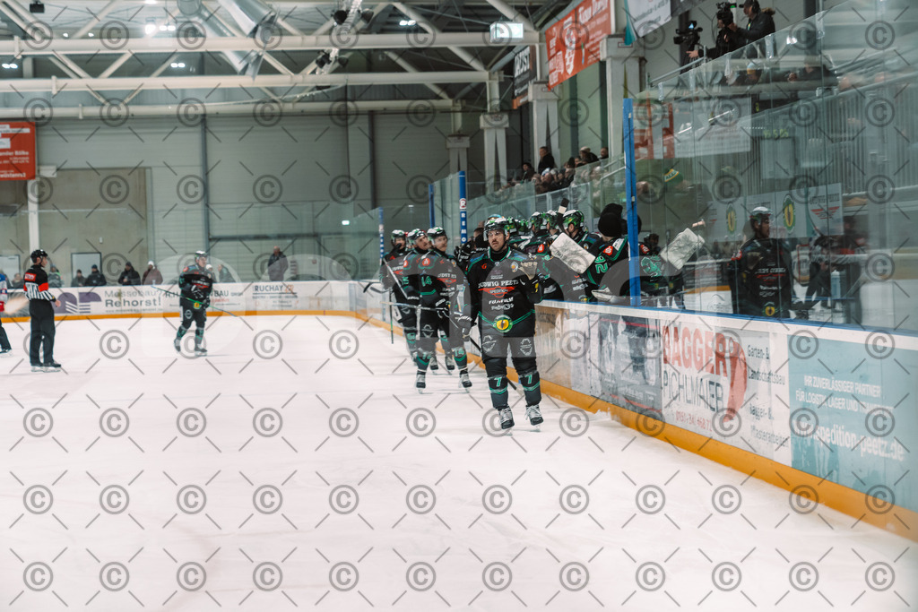 Alligators_vs_Peiting_25_11_2025-42 | Höchstadt Alligators Fotogalerie: Eishockey-Action aus Franken. Professionelle Spielfotos, Portraits & Stadionbilder zum Download. Jetzt entdecken! - Realisiert mit Pictrs.com