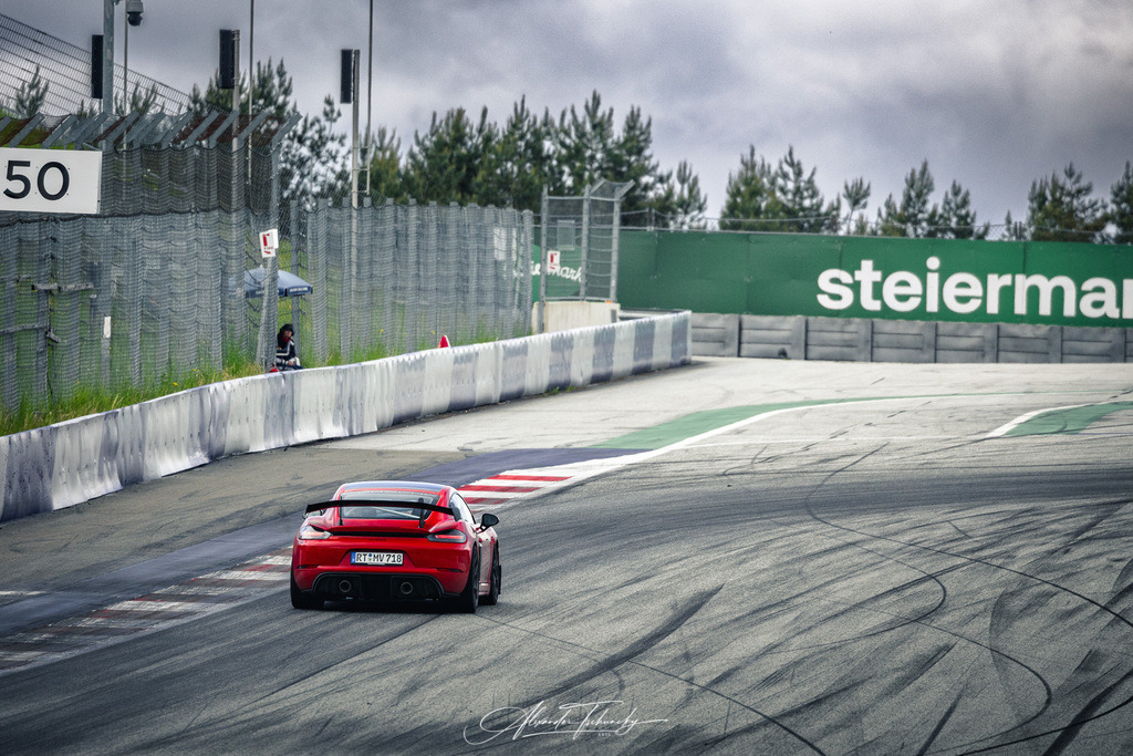 R6PZ0938 _Alexander Tschuncky | Entdecken Sie die faszinierende Welt von Alexander Tschuncky Arts: Kreative Fotografie, atemberaubende Automobilkunst und hochwertiger Bilderdruck. Lassen Sie sich inspirieren! - Realisiert mit Pictrs.com
