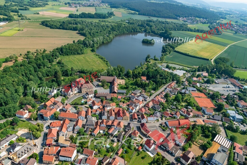 aktuelles Luftbild von  Redwitz-rodach - Luftaufnahme wurde 2018 von https://frankenair.de mittels Flugzeug (keine Drohne) erstellt.
