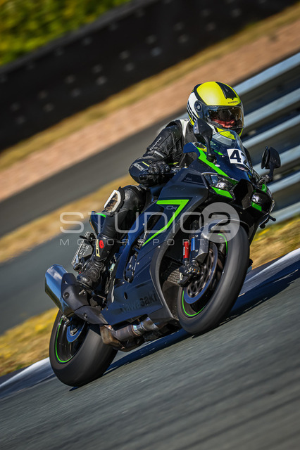 0042-260814BB-037_42 | Deine Full-Service-Agentur für ✔️Videoproduktionen und ✔️Motorsportfotografie Jetzt Angebot anfragen!