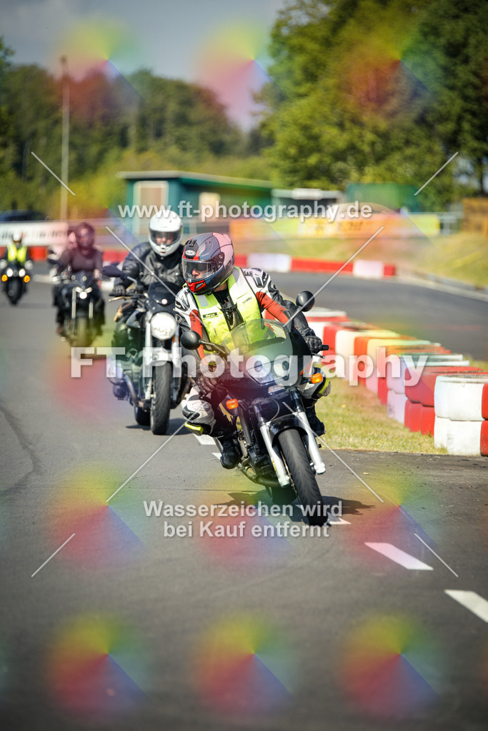 OBK_Mai_Martina_Markus-10543 | Hier findet Ihr Bilder von Touristenfahrten auf der Nürburgring Nordschleife oder von anderen Veranstaltungen die ich besucht habe. Viel Spass beim Durch Schauen 