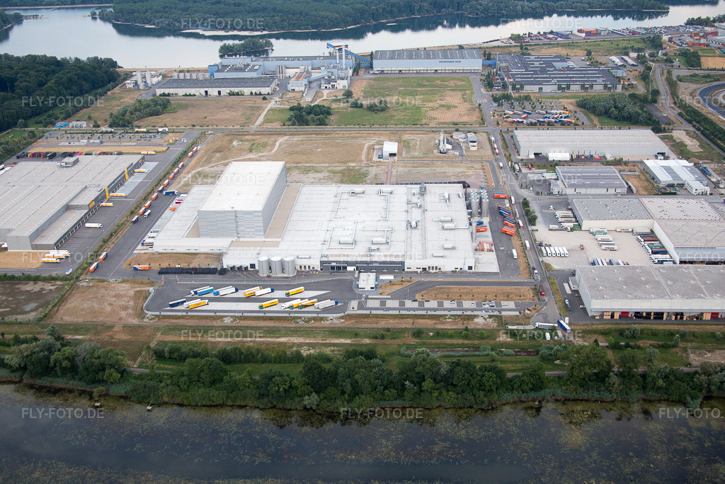 Luftbild: Wörth am Rhein, Industriegebiet Oberwald in Wörth am Rhein im Bundesland Rheinland-Pfalz in Deutschland. Foto: IMG_083761.jpg vom 24.07.2015 durch Werner Riehm/FLY-FOTO.de