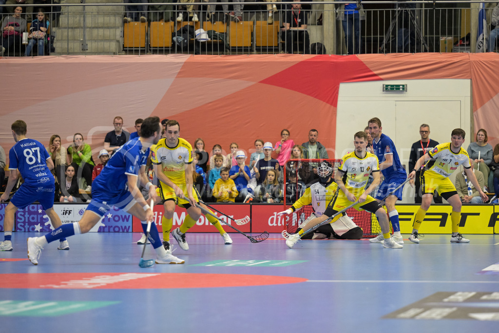 Zug United vs HC Rychenberg - 22. February 2025 | Zug United vs HC RychenbergSporthalle Wankdorf, BernManuel Maurer (#11 HC Rychenberg Winterthur), Nicolas Schüpbach (#54 HC Rychenberg Winterthur), Claudio Mutter (#13 HC Rychenberg Winterthur) und Levin Conrad (#7 HC Rychenberg Winterthur) verteidigen gegen Robin Nilsberth (#97 Zug United).Bild: Sportfotografie Markus Aeschimann | www.markus-aeschimann.ch - Realisiert mit Pictrs.com