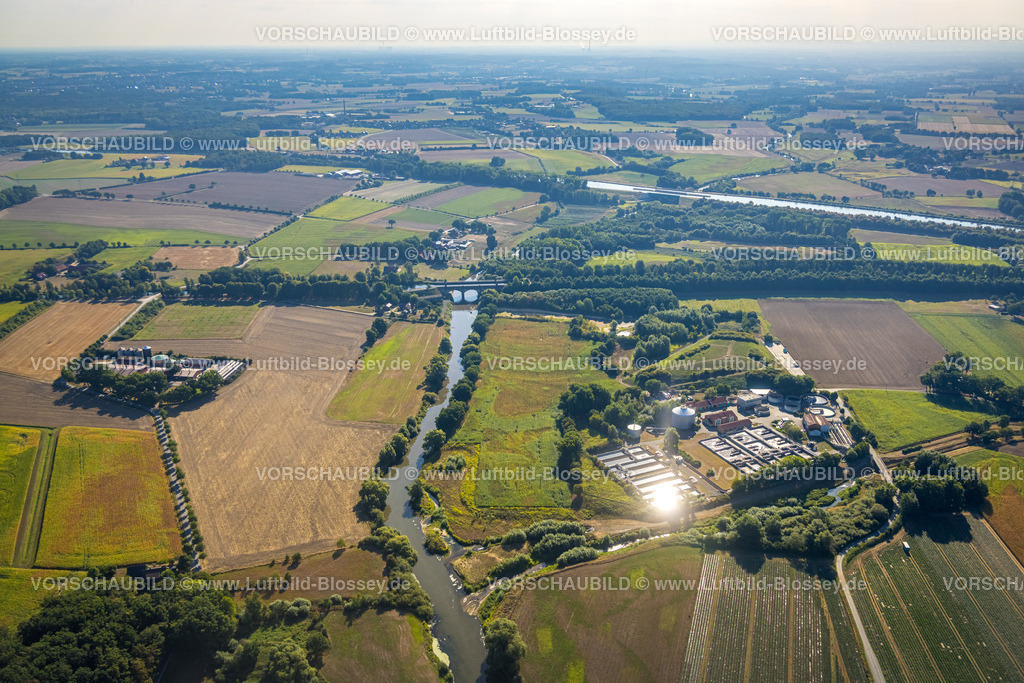 Olfen220806013Lippe | Luftbild, Lippeverband Klärwerk Dattelner Mühlenbach, Kanalbrücke Lippe Alte Fahrt, NSG Lippeaue, Fluss Lippe und Alte Fahrt, Stadtgrenze Olfen-Datteln, Pelkum, Datteln, Ruhrgebiet, Nordrhein-Westfalen, Deutschland