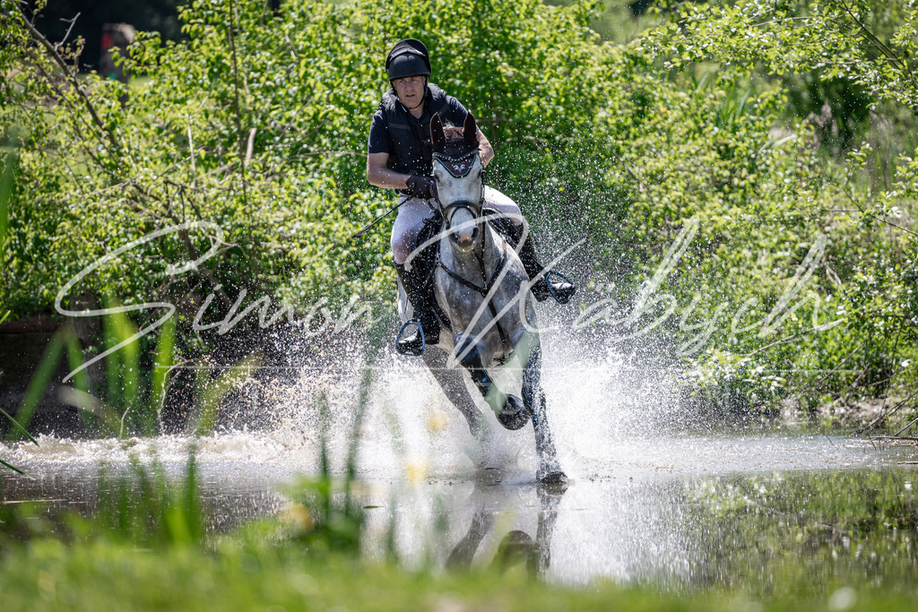 20260523-_3LI7978 | Tierfotografie Pferde, Hunde, Katzen, Haustiere.
Turnierfotografie Reitturniere, Reiten, Springreiten, Dressur in Hanau, dem Main-Kinzig-Kreis und dem Rhein-Main- Gebiet um Frankfurt