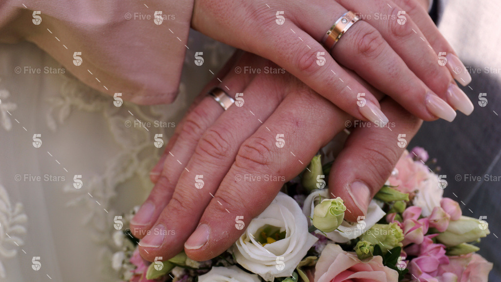 5 (23) | Five Stars Fotografie und Videografie fängt Ihre besonderen Momente mit atemberaubenden Bildern und hochwertigen Videos ein. Perfekt für Hochzeiten, Events und mehr – lassen Sie sich von unserer Expertise und Kreativität begeistern.