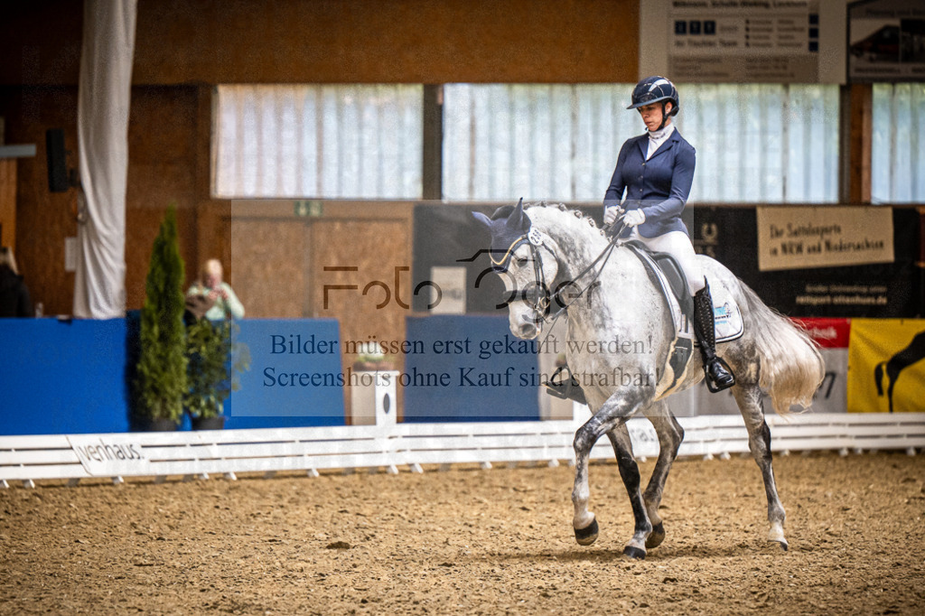 DOS_3098 | Entdecke hochwertige Reitturnierfotos von Foto Oger. Professionell, emotional und authentisch – jetzt Lieblingsmomente im Shop bestellen.Deutschlandweite Turnierfotografie. - Realisiert mit Pictrs.com