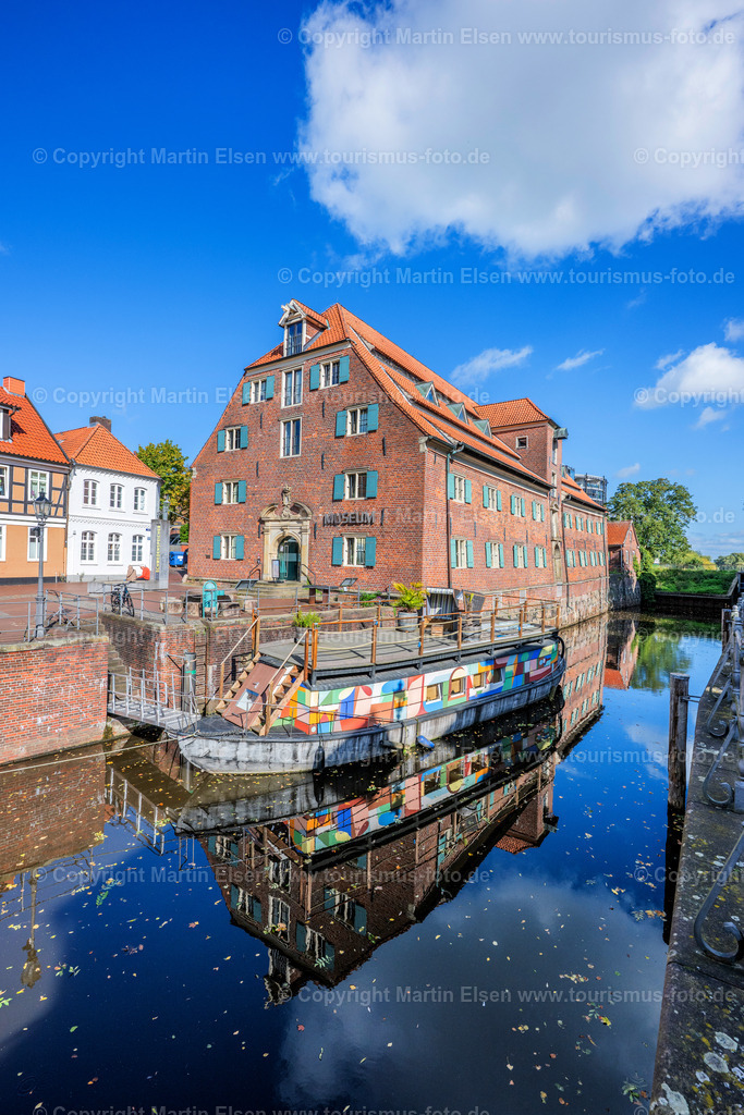 Stade Schwedenspeicher Kunstkutter_ Herbst_ELS_7932041026 | Fotos aus den Touristenorten aus Norddeutschland. - Realisiert mit Pictrs.com
