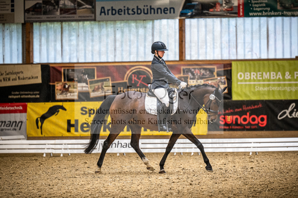 DOS_3822 | Entdecke hochwertige Reitturnierfotos von Foto Oger. Professionell, emotional und authentisch – jetzt Lieblingsmomente im Shop bestellen.Deutschlandweite Turnierfotografie. - Realisiert mit Pictrs.com