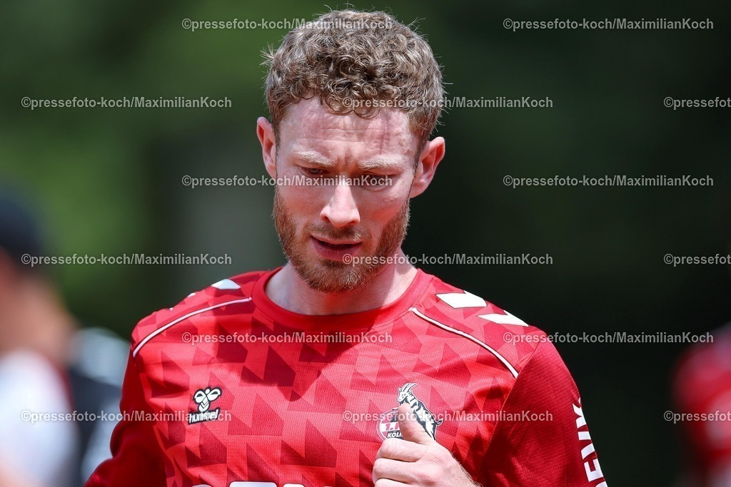 1FC12072501075 | 12.07.2025, Fußball, SV Bergisch Gladbach 09 - 1. FC Köln, Testspiel, BELKAW-Arena, Saison 2025 2026: Florian Kainz (1.FC Koeln #11) DFB regulations prohibit any use of photographs as image sequences and or quasi-video.