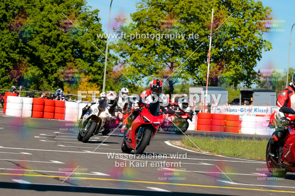 Moto-TeamOBK-21549 | Hier findet Ihr Bilder von Touristenfahrten auf der Nürburgring Nordschleife oder von anderen Veranstaltungen die ich besucht habe. Viel Spass beim Durch Schauen 