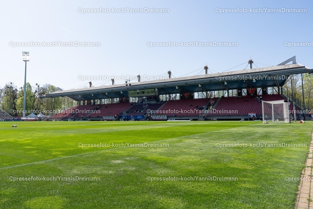 xydr05042501071 | 05.04.2025, xydrx, Fußball, Viktoria Köln - SpVgg Unterhaching , 3.Liga, Sportpark Höhenberg, Saison 2024 2025: Übersichtsbild Haupttribüne DFB regulations prohibit any use of photographs as image sequences and or quasi-video.