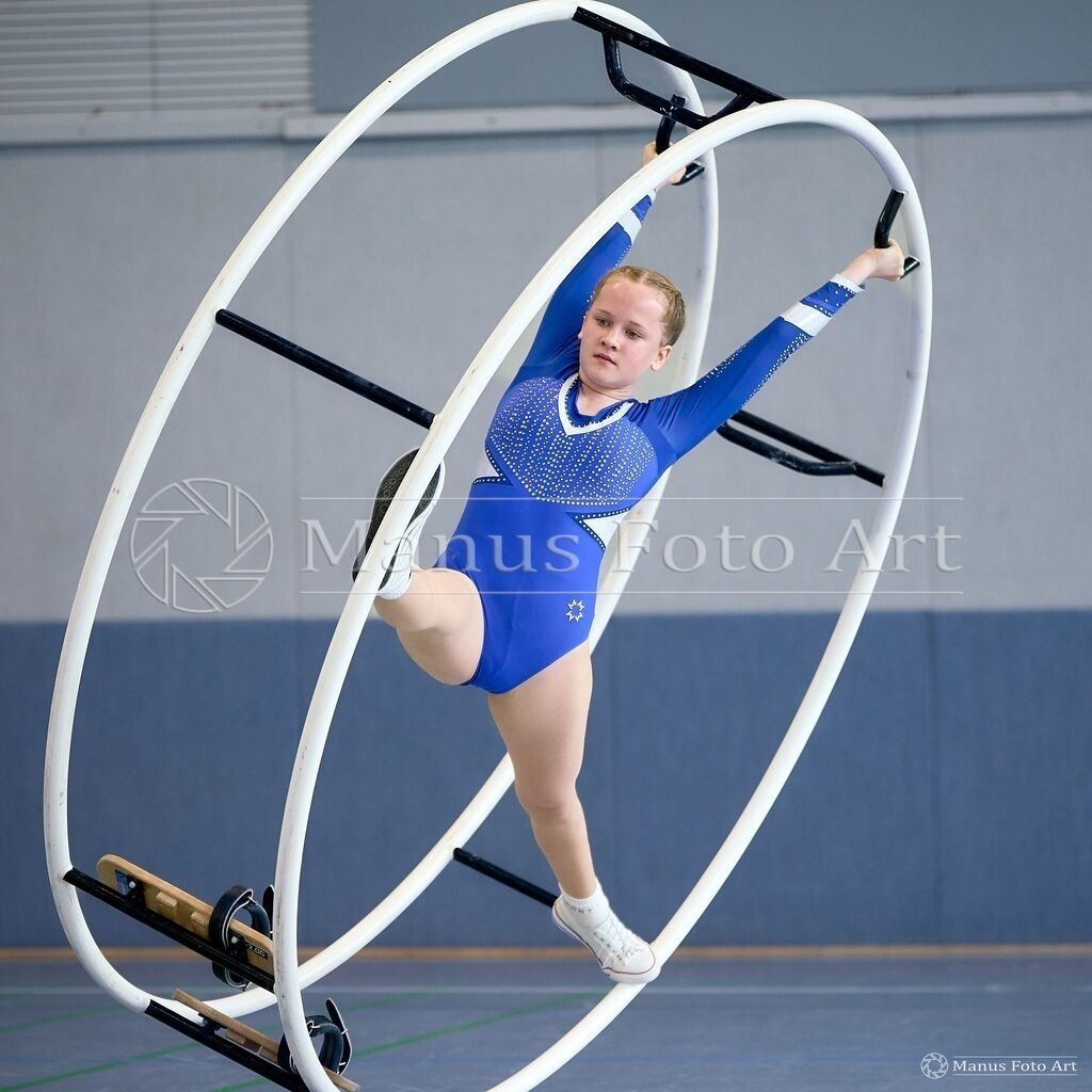 2024-06-21-B-DSC01079 | Professionelle Sportfotografie in Hamburg, Schleswig-Holstein und Niedersachsen – spezialisiert auf Rhönrad, Geräteturnen, Leistungsturnen und rhythmische Sportgymnastik. Bundesweite Begleitung von Rhönrad-Events. Jetzt Sport-Fotos - Realisiert mit Pictrs.com