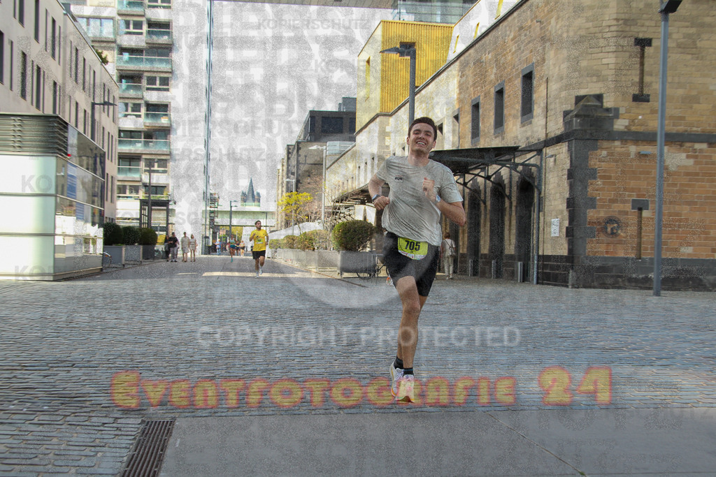 250920_1450_EV4_7241 | Sportfotografie im Rhein-Sieg Kreis, Köln, Bonn, NRW, Rheinland Pfalz, Hessen, etc. Unser Tätigkeitsfeld umfasst den Laufsport vom Volkslauf über den Marathon, Duathlon, Triathon bis zum Ultralauf wie Kölnpfad Ultra oder Schindertrail.