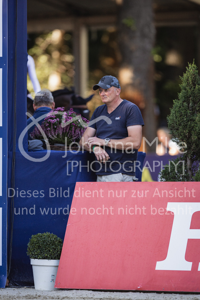 230907_OWLCh_Youngster7j-803 | Deine schönsten Turniermomente als professionelle Fotos! Entdecke hochwertige Pferdesport-Fotografie im Online-Shop. Jetzt Fotos finden & bestellen!