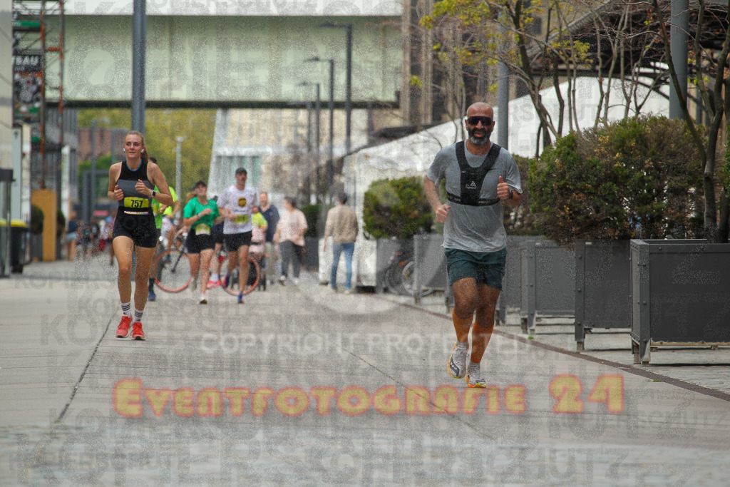 250920_1516_EV4_8350 | Sportfotografie im Rhein-Sieg Kreis, Köln, Bonn, NRW, Rheinland Pfalz, Hessen, etc. Unser Tätigkeitsfeld umfasst den Laufsport vom Volkslauf über den Marathon, Duathlon, Triathon bis zum Ultralauf wie Kölnpfad Ultra oder Schindertrail.