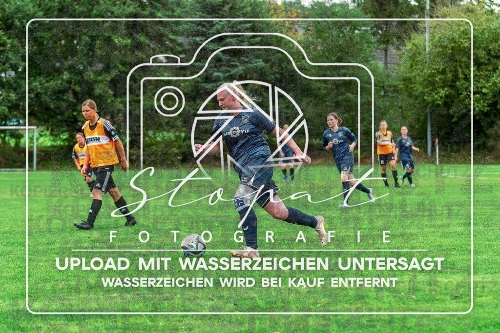 SFBSGF-1046 | Ariane Hohls (SF Bispingen #08) beim Damen Kreisliga HK/CE Spiel zwischen Sportfreunde Bispingen und SG Fulde im Sportplatz Steinbeck/Luhe, Bispingen (Simon Paul Stopat) - Realisiert mit Pictrs.com