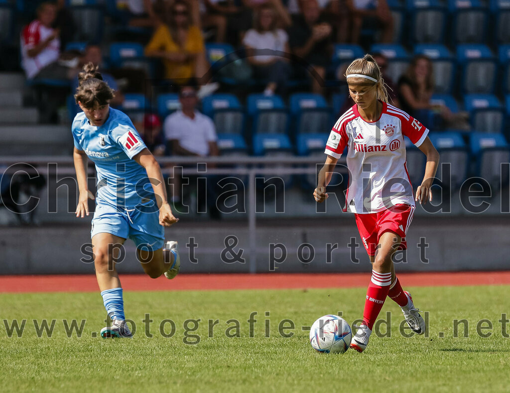 2023-09-09_011_FC_Bayern_Muenchen_gegen_SC_Freiburg | Aschheim, Deutschland, 09.09.2023:
Fußball, B-Juniorinnen-Bundesliga Süd 2023 / 2024, 1. Spieltag, FC Bayern München gegen SC Freiburg, Endergebnis: 4:0

Foto: Christian Riedel / fotografie-riedel.net