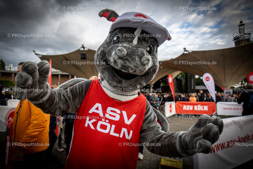 22. ASV Nachtlauf; Koeln, 28.05.25 | Impressionen vom 22. ASV Nachtlauf am 28.05.25 am Tanzbrunnen in Koeln. Foto: BEAUTIFUL SPORTS/Axel Kohring