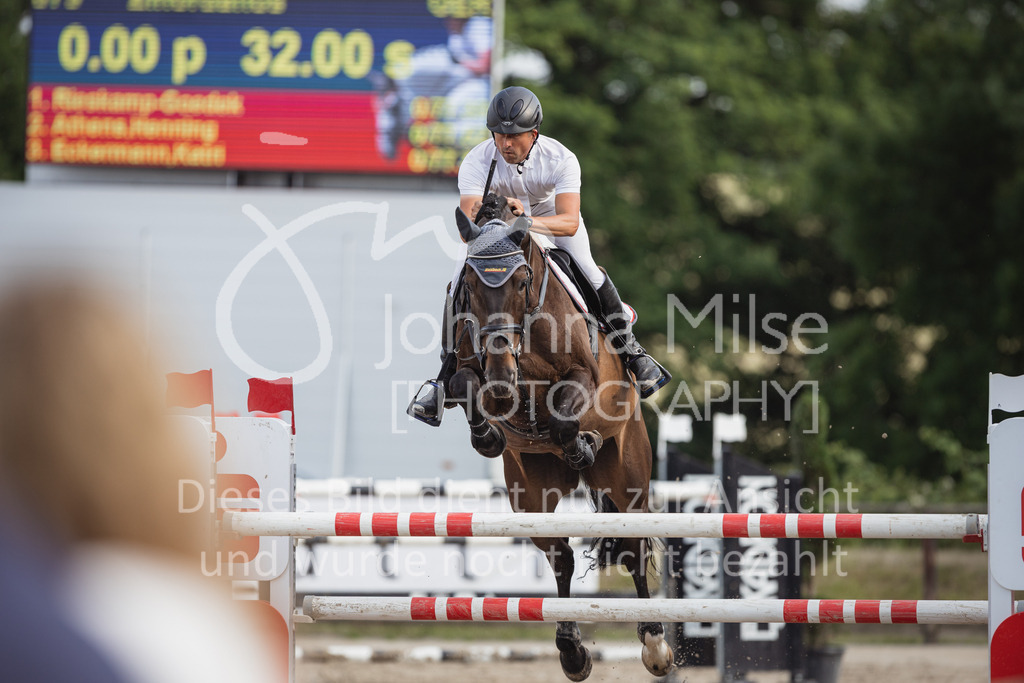 230624_PfSpTa_GroßerPreis-234 | Deine schönsten Turniermomente als professionelle Fotos! Entdecke hochwertige Pferdesport-Fotografie im Online-Shop. Jetzt Fotos finden & bestellen!