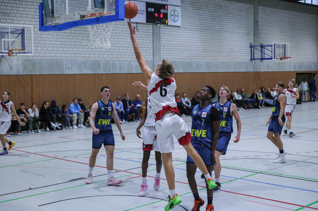 NBBL BAYER GIANTS vs EWE Baskets Juniors Oldenburg-49 | Fotos von Basketballspielen aus dem Raum NRW fotografiert von Gero Mueller-Laschet und Daniel Schaefer - Realisiert mit Pictrs.com