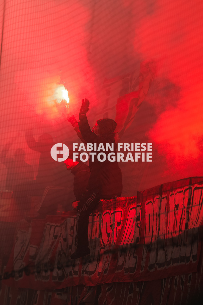 GER Rot-Weiss Essen vs. SSV Ulm, Fussball, 3. Liga, Spieltag 19, Saison 2025/2026, 20.12.2025 | GER Rot-Weiss Essen vs. SSV Ulm, Fussball, 3. Liga, Spieltag 19, Saison 2025/2026, 20.12.2025Foto: Fabian Friese - Realisiert mit Pictrs.com
