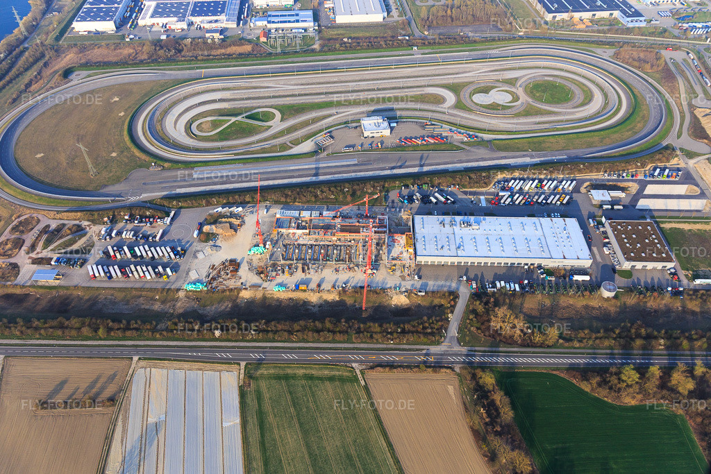 Luftbild: Teststrecke des Daimler Truck EVZ in Wörth am Rhein im Bundesland Rheinland-Pfalz in Deutschland. Foto: IMG_113224.jpg vom 23.03.2019 durch Werner Riehm/FLY-FOTO.de