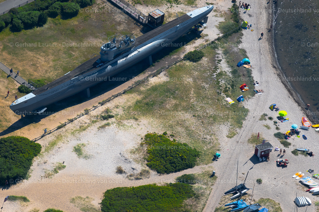 4037949 | LABOE 07.08.2020 U-Boot des U-Boot-Museums "Technisches Museum U 995" an der Strandstraße in Laboe an der Kieler Förde im Bundesland Schleswig-Holstein, Deutschland. Weiterführende Informationen bei: Deutscher Marinebund e.V.. // U-boat of the "Technisches Museum U 995" on Strandstrasse in Laboe on the Kiel Fjord in the state Schleswig-Holstein, Germany. Further information at: Deutscher Marinebund e.V.. Foto: Gerhard Launer