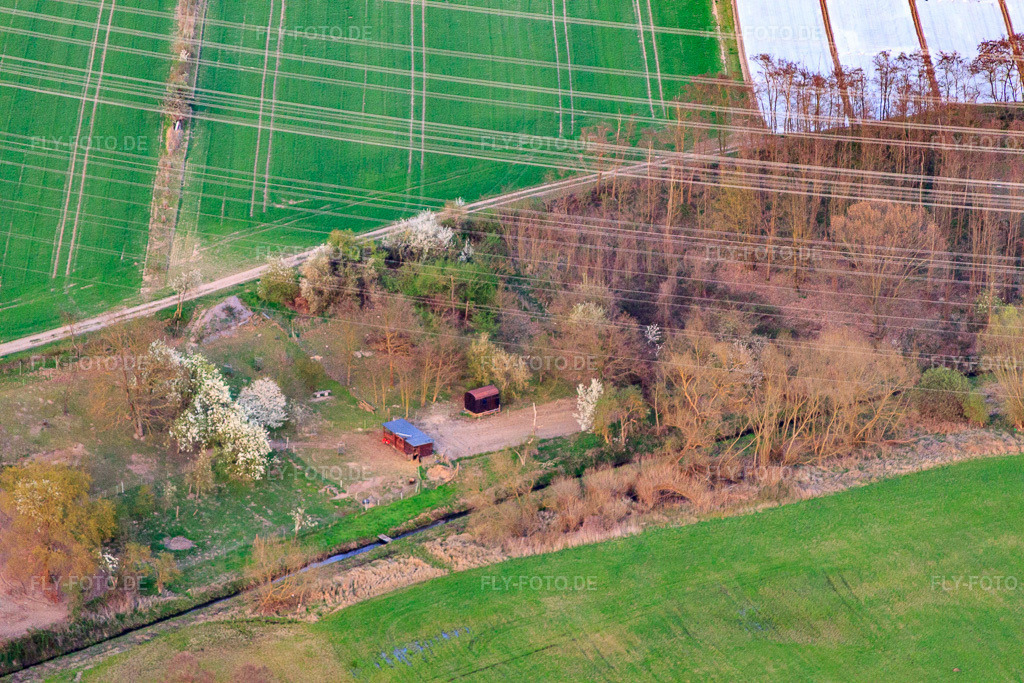 Luftbild: Gärten am Rheinzaberner Randgraben in Rheinzabern im Bundesland Rheinland-Pfalz in Deutschland. Foto: IMG_63480.jpg vom 28.03.2014 durch Werner Riehm/FLY-FOTO.de