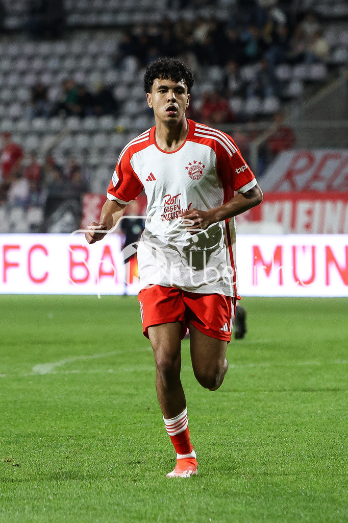 FC Bayern Amateure - TSV Aubstadt | Im Bild Adam AZNOU BEN CHEIKH (FCB #53) / Freisteller / Einzelfoto