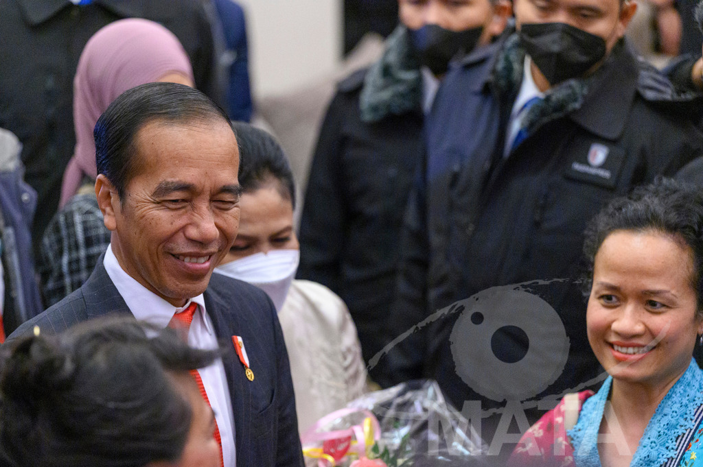 _DWA5495 | Welcoming Jokowi Widodo's arrival by the Indonesian people at Kastens Luisenhof Hotel in the context of the opening of Hannover Messe with Indonesia as Country Partner. Hannover, 15.04.2023 - Realisiert mit Pictrs.com