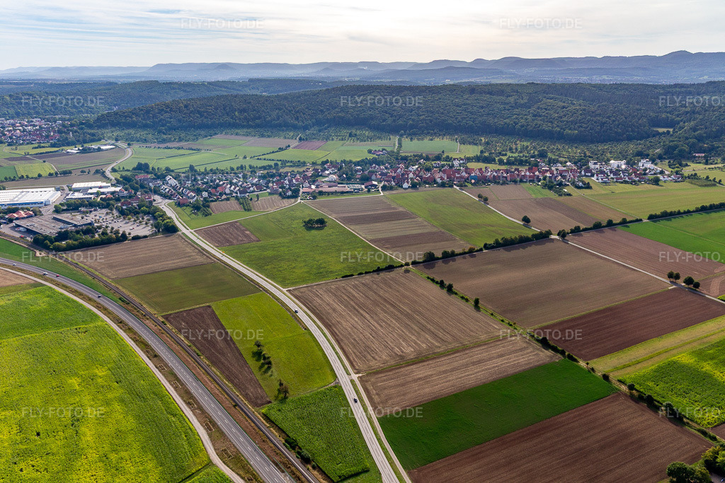 Luftbild: Ortsansicht von Westen im Ortsteil Weilheim in Tübingen im Bundesland Baden-Württemberg in Deutschland. Foto: IMG_008735.jpg vom 27.08.2020 durch Werner Riehm/FLY-FOTO.de