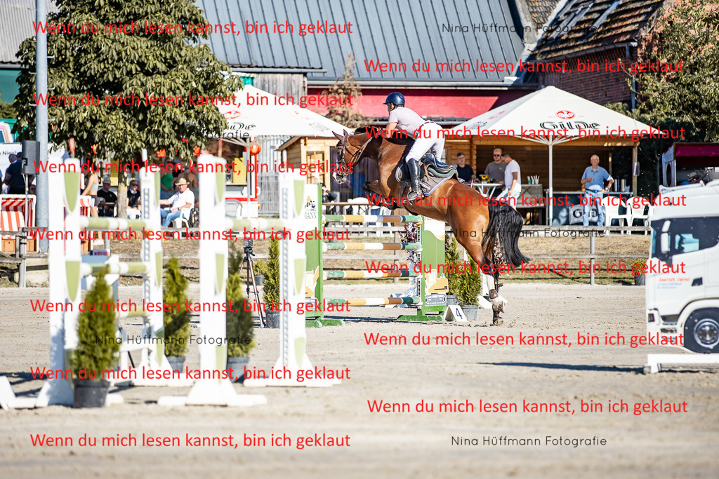 BK1A8129 | Turnierbilder Turnierfotos Nina Hüffmann Turnierfotografie Pferdefotografie Tierzeichnung Haustierzeichnung Pferdezeichnung Hundezeichnung Videograf  - Realisiert mit Pictrs.com
