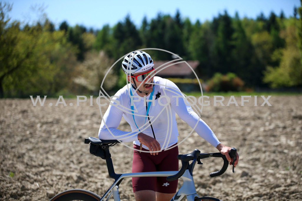 ..... | Wels, 23.04.2026, Kirschblüten Radrennen 2026 , Image shows: Photo: Wapics / Willdoner Andreas
