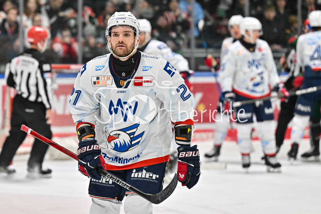 Augsburger Panther - Adler Mannheim | im Bild Kris BENNETT (Adler Mannheim 21) / Freisteller / Einzelfoto / DEL: Augsburger Panther - Adler Mannheim, Curt Frenzel Stadion am 16.02.2025