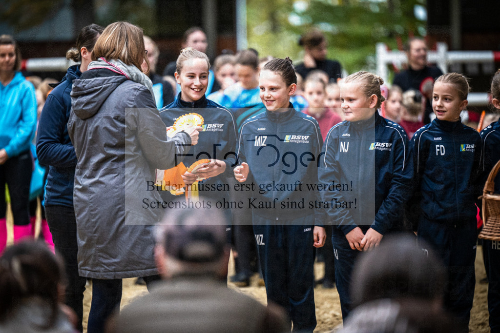 DOS_0334 | Entdecke hochwertige Reitturnierfotos von Foto Oger. Professionell, emotional und authentisch – jetzt Lieblingsmomente im Shop bestellen.Deutschlandweite Turnierfotografie. - Realisiert mit Pictrs.com